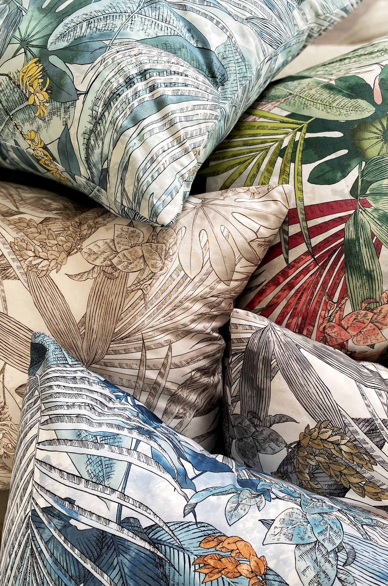 Tropic Pillow in Oasis