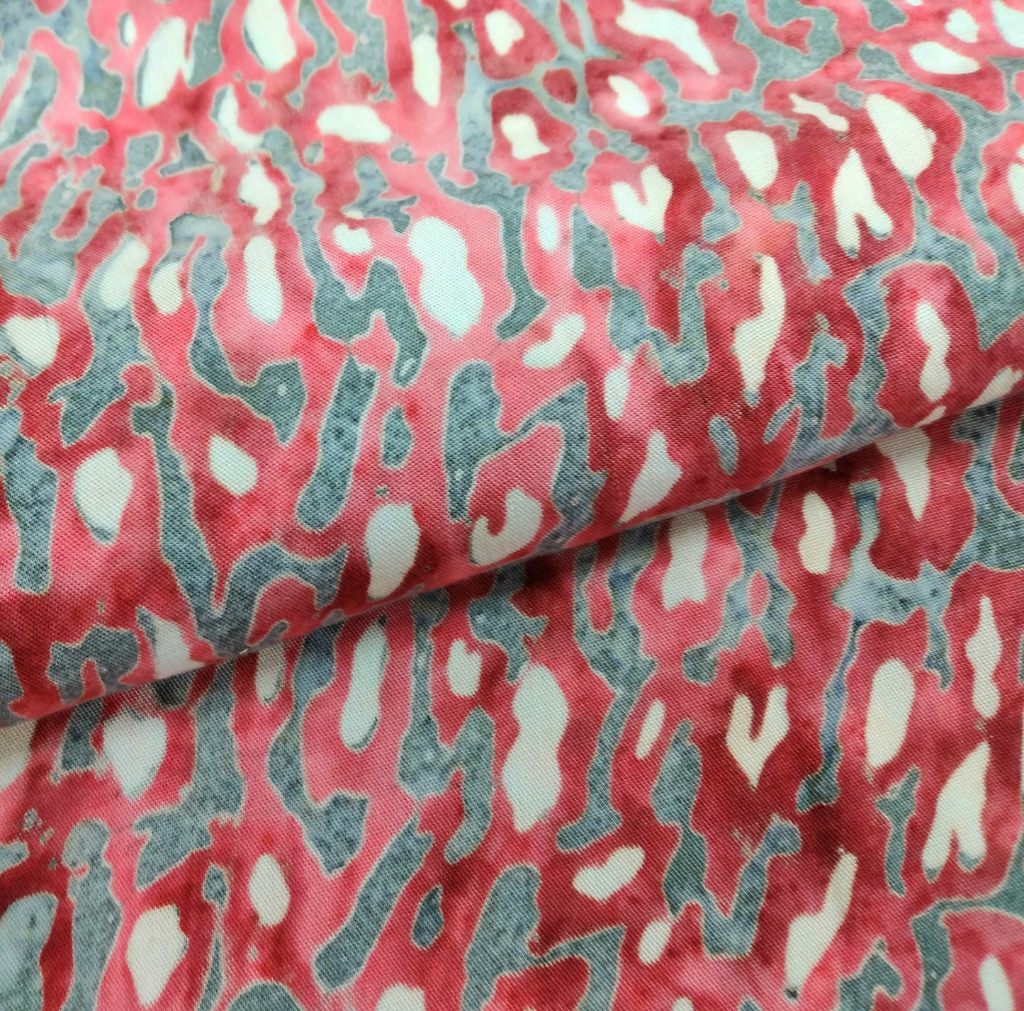 Love To Wear - Lots of Spots from Northcott Fabrics Colour: 82125-28 Pink Punch 1/2yd (18")