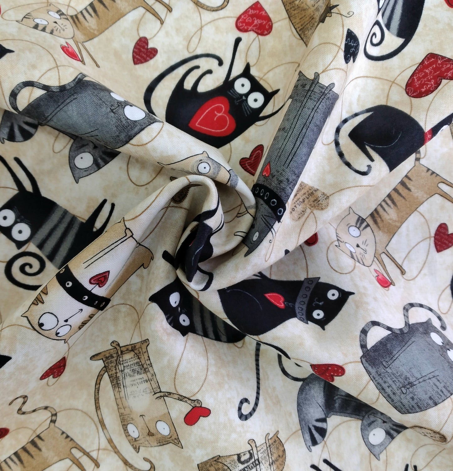 No Ordinary Cats - Tossed Cats - Cream Multi by Northcott 1/2yd Cuts