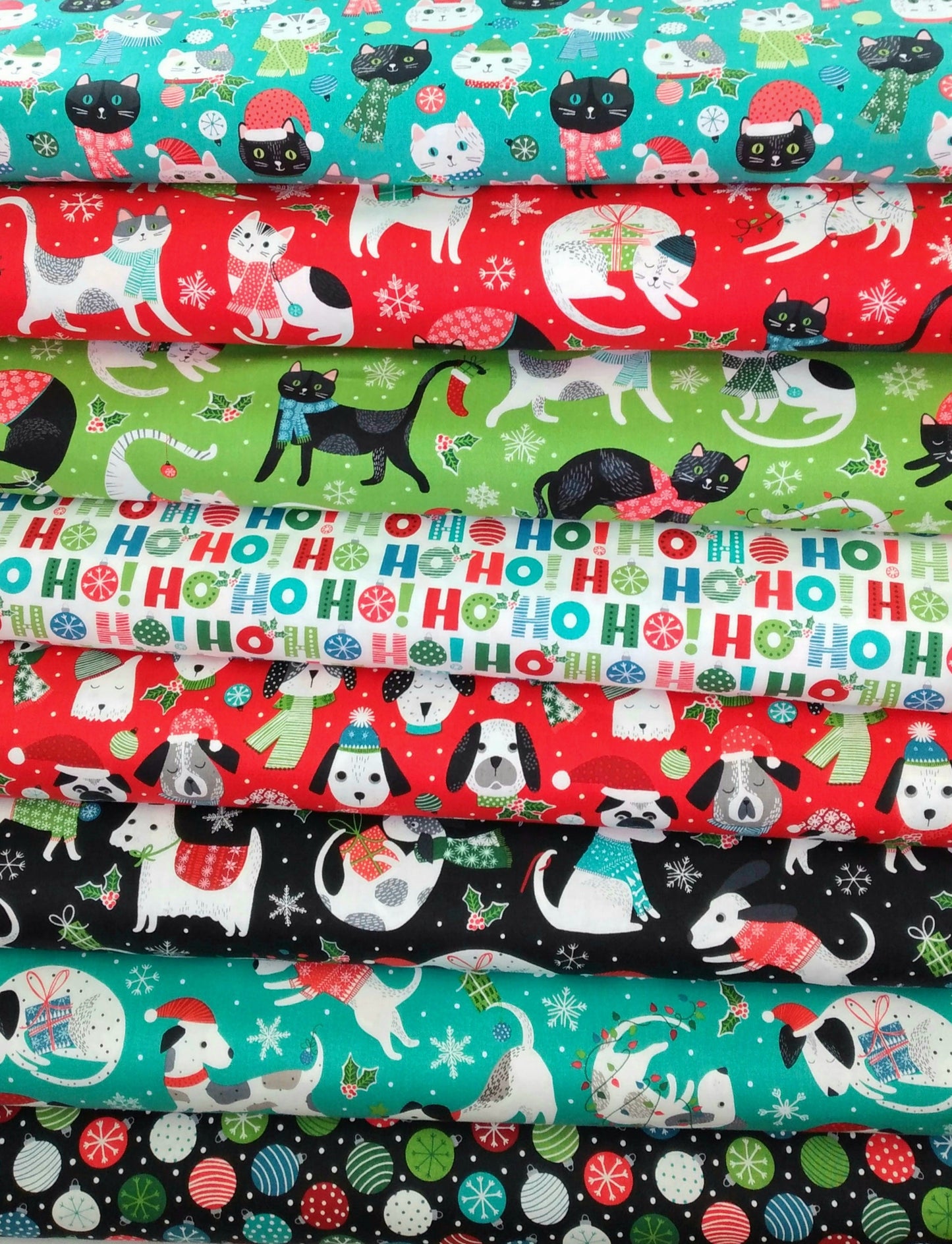 Santa Paws - Dogs (Turquoise) by Northcott Fabrics 1/2yd Cuts